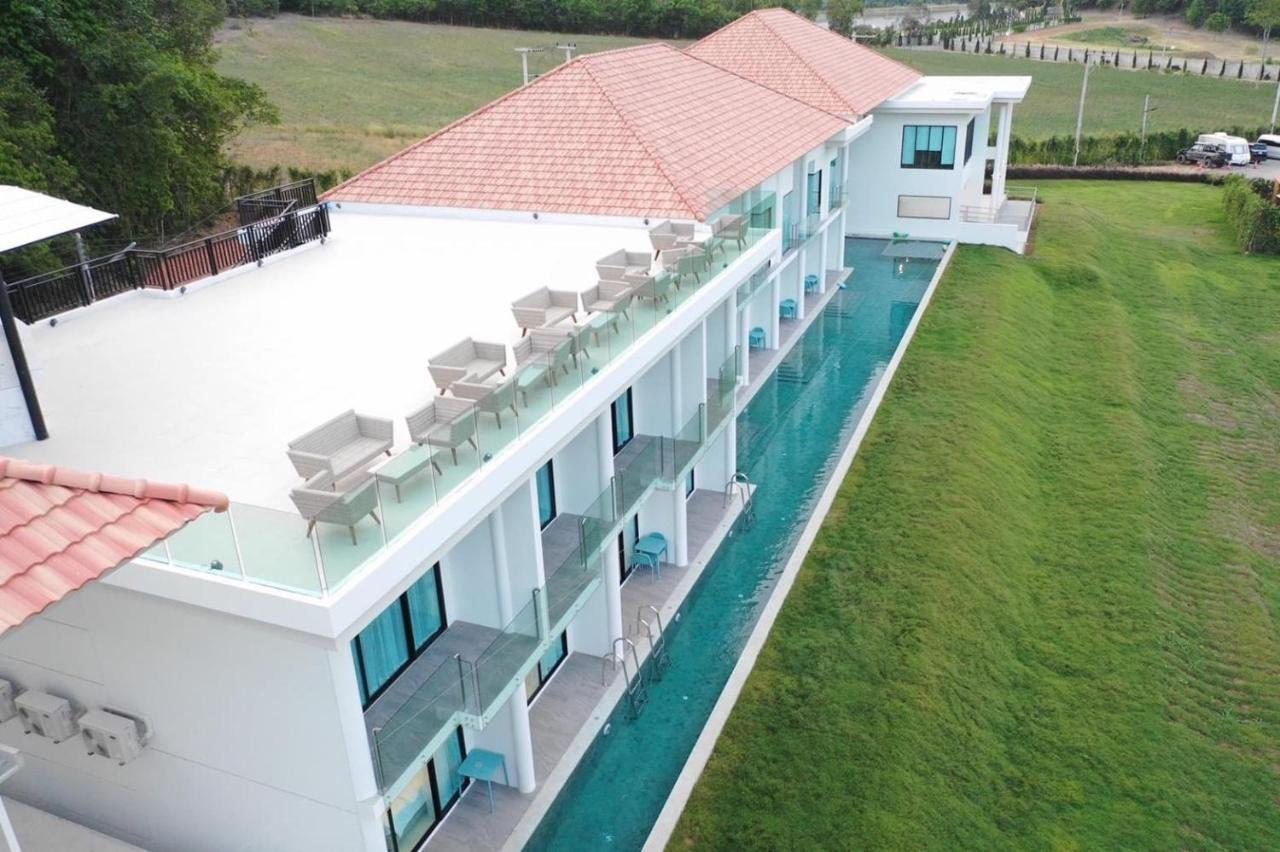 Viva Montane Hotel Pattaya Ban Nong Chap Tao Esterno foto
