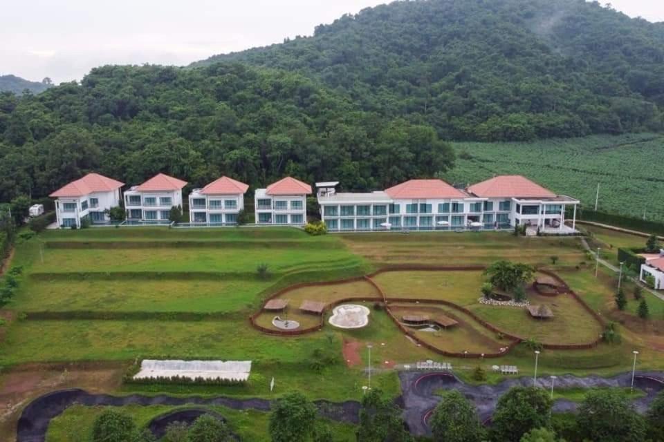 Viva Montane Hotel Pattaya Ban Nong Chap Tao Esterno foto