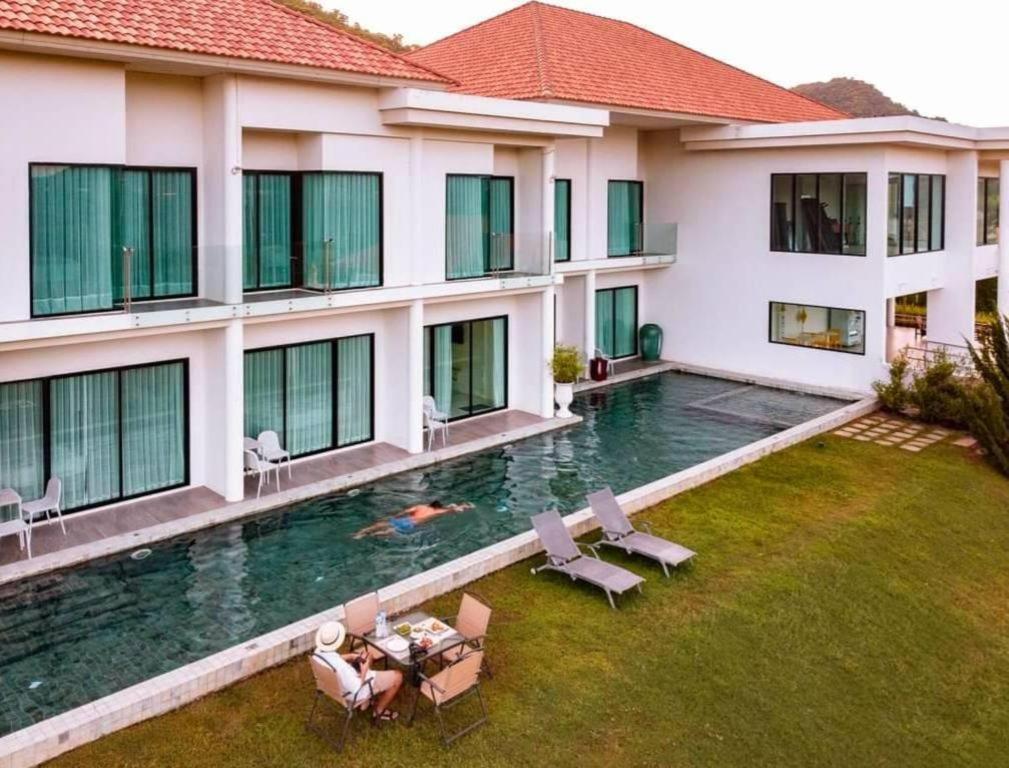 Viva Montane Hotel Pattaya Ban Nong Chap Tao Esterno foto