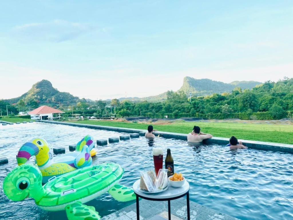Viva Montane Hotel Pattaya Ban Nong Chap Tao Esterno foto